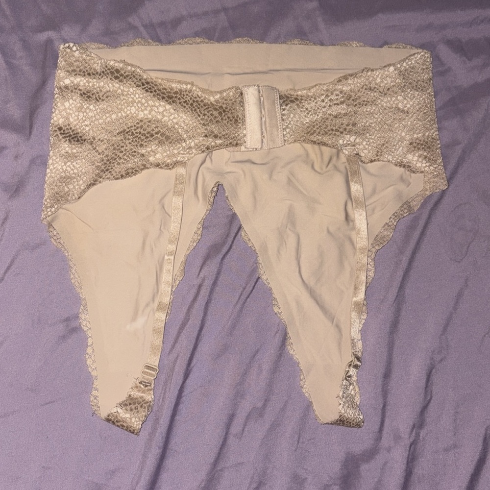 Sophie B Gold scalloped bralette - Picture 3 of 4
